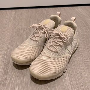 NIKE Presto Fly Ultra W7